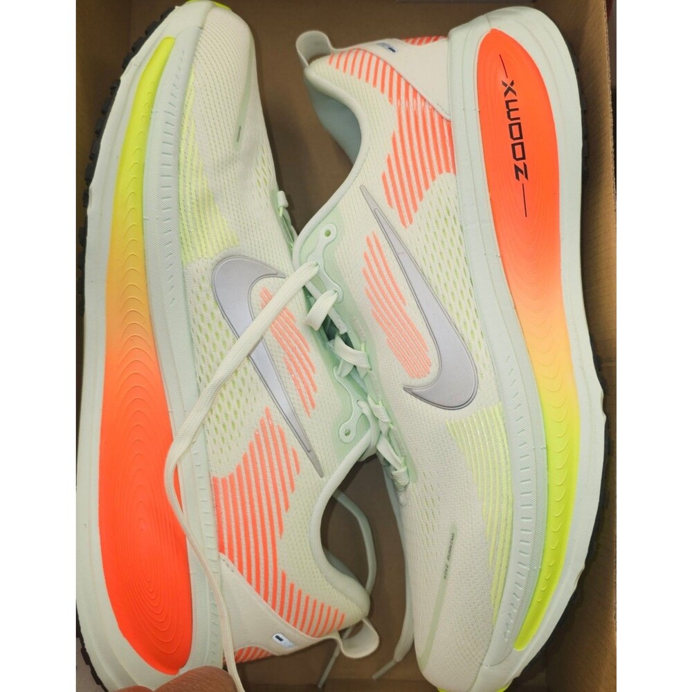 Nike Men's Vomero 18 Rare Colorway‎ sz 11
